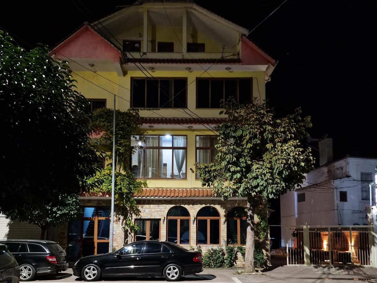 Hotel Restaurant Savoja Pogradec Exterior foto