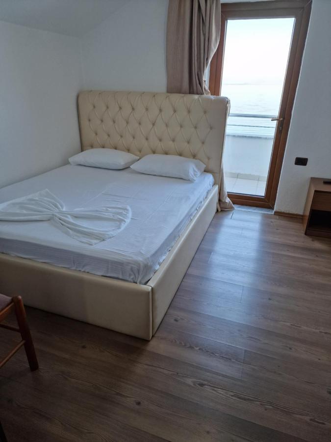 Hotel Restaurant Savoja Pogradec Exterior foto
